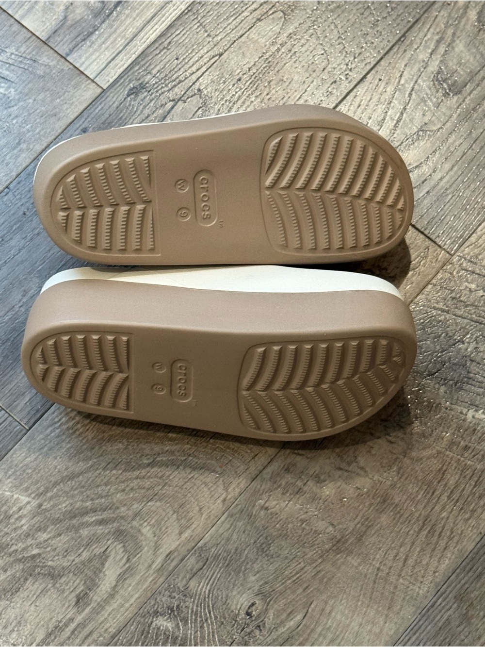 CROCS Women's White Upper with Brown Platform Clog Mule - Picture 3 of 3